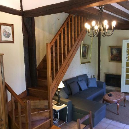 ホテル Auberge La Pomme De Pin Senonches エクステリア 写真