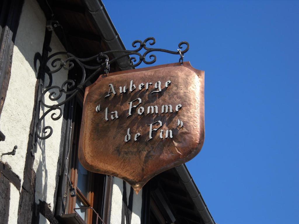 ホテル Auberge La Pomme De Pin Senonches エクステリア 写真
