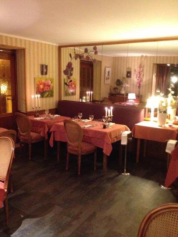 ホテル Auberge La Pomme De Pin Senonches エクステリア 写真