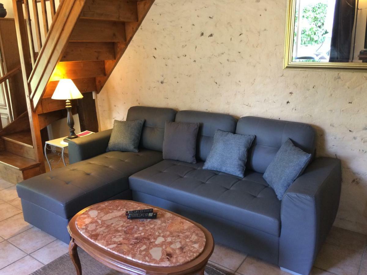 ホテル Auberge La Pomme De Pin Senonches エクステリア 写真